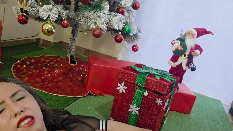 katha: Ibu tiri yang cantik dan bengkung melancap dengan dildo pada...