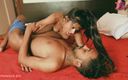 Indian Erotica: En ateşli kız erkek arkadaşıyla romantizm yaşıyor