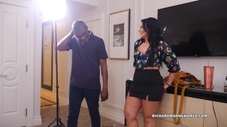 Richard Manns World: Хотвайф Eliza Rae