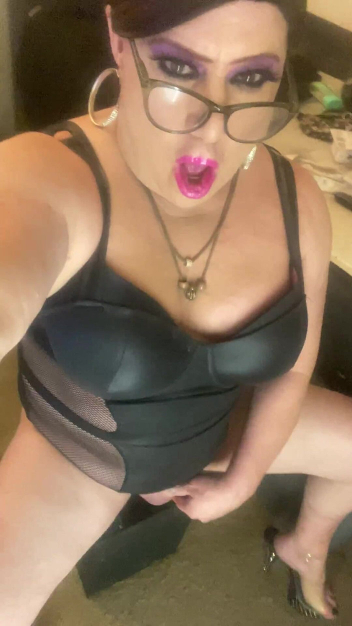 Krissy Sweets: CD Krissy Sweets в її сексуальних високих підборах