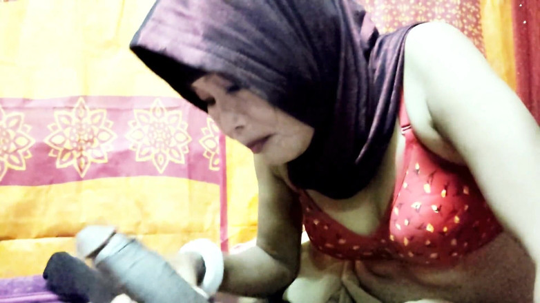 Ayesha_MirzaXPro: Real Indian Husband and Wife Private Moments (homemade Couple Video)