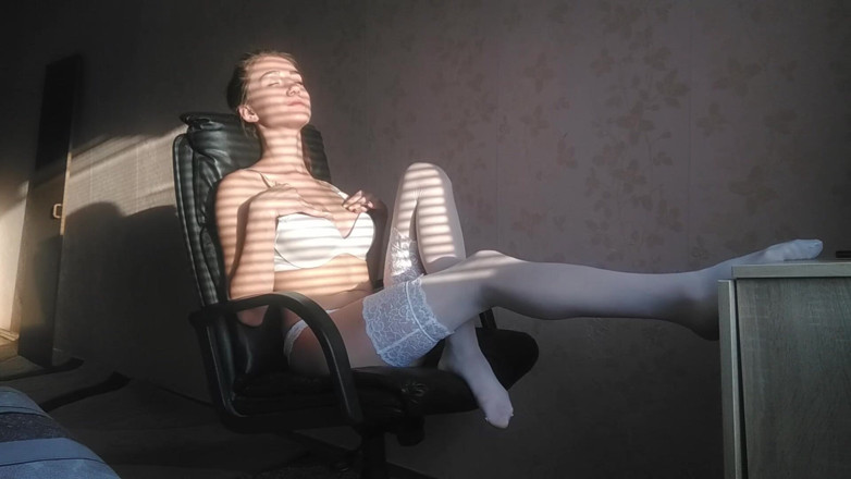 Horny Fuck Bitches: Lihat betapa basahnya saya
