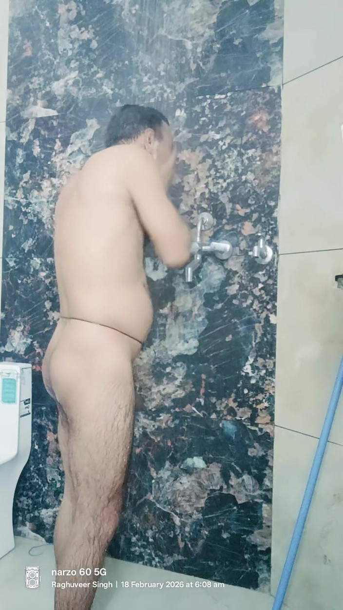 Rajasthani-old-lover: Holení v koupelně