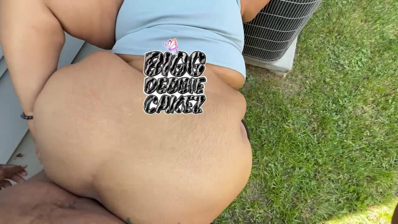 Biggdebbiecakez: Omg tôi đụ hàng xóm của tôi