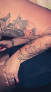 Khloe Lynn pawg tatted dikongkek di luar dalam neraka