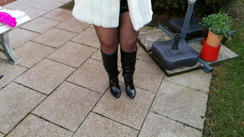 Extrabot: Too cold for pipi