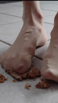 Crush gingerbread com pés de nylon