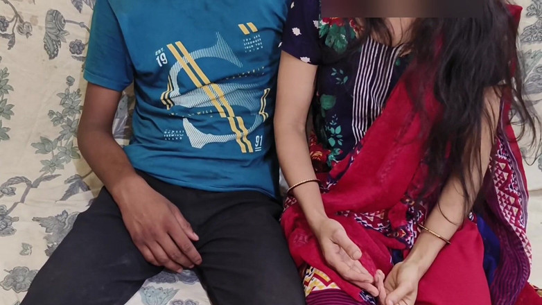 Your kavita bhabhi: Převlékání jde špatně nevlastní syn je ve stejné místnosti