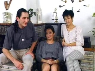 Deutscher hardcore: Bà già béo từ Đức muốn xuất tinh vào bên trong...