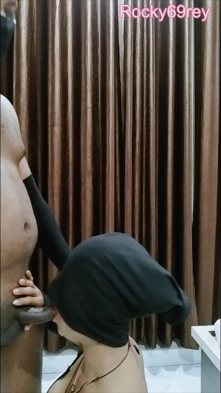 Rocky69rey: Meia-irmã Leena fodendo de quatro