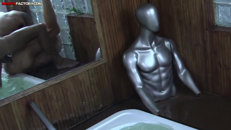 Macho factory: सौना।