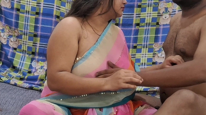 Catchybusty: चक्रचक्क भाभी लंड चूसती है