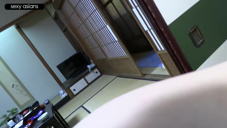 Asian cutie: Fantasia di moglie certificato. La formosa sposa cara ama l'attenzione...