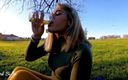 April Bigass: Pisse trinken auf der straße riskiert echt