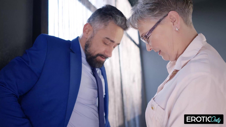MILFFreaksX: La abuela Ilse es tan sexy como una joven de 20...