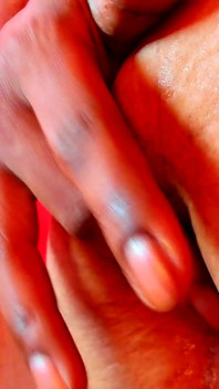 Belly Button tôn sùng ...