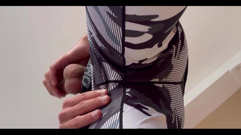 Twohotb: New Gym Pants
