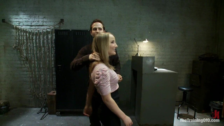 The Training of O by Kink: Jessie Cox의 훈련, 첫날