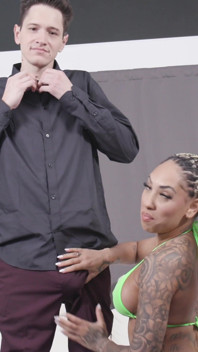 Il est venu juste pour le voir baiser avec Toby Ryan avec Kona Jade
