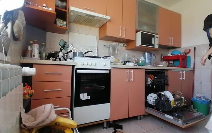 Amateur_MS: Sexy Mom Naked in the Kitchen, Latina Hairy Pussy, Big...