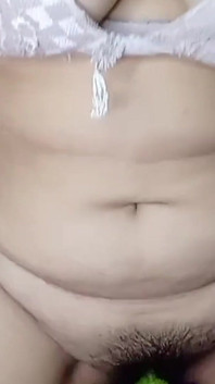 Teen Girl Plays with Cucumber Clown Ping Wet Sexy