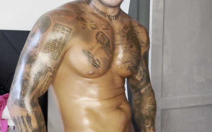 BoyGym: Un bel cazzo grosso muscoloso !!