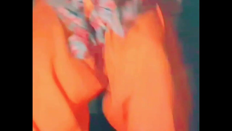 TricolorMusic3: ホットな女の子がMMSをマスターベーション