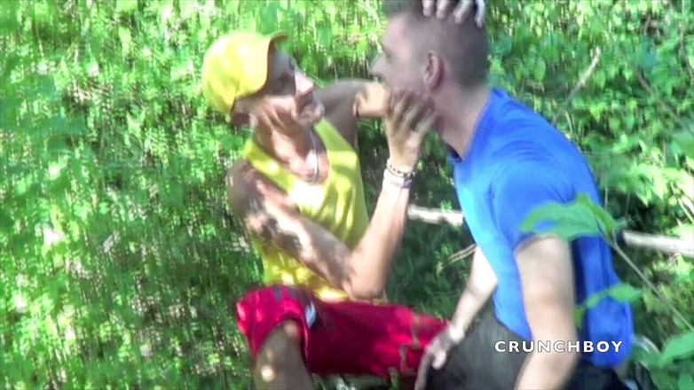 EXHIB BOYS: अद्भुत प्रदर्शनी और स्नीकर सबमिशन आउटडोर जंगल