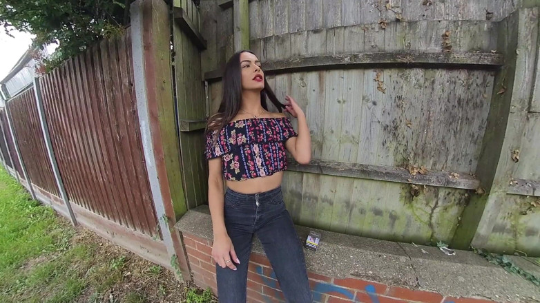 VR smokers HD-2D Videos Only: Kim Model - Ciemne dżinsy