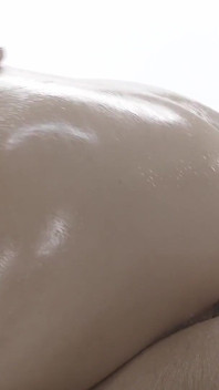 Beautiful Client Tiffany Tatum Fucked by Lucky Masseur