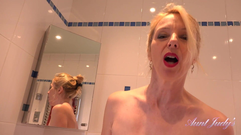 Aunt Judy's: AuntJudys - lucinda si tante seksi dengan toket besar 51 tahun lagi...
