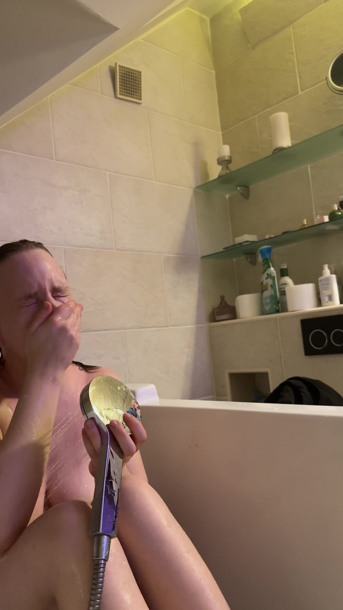 SweetLucy96: Büyük Göğüsler ve Sert Meme Uçları