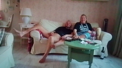 Crazyfamily 1970: Una serata comune con la mia matrigna, lei guarda la...