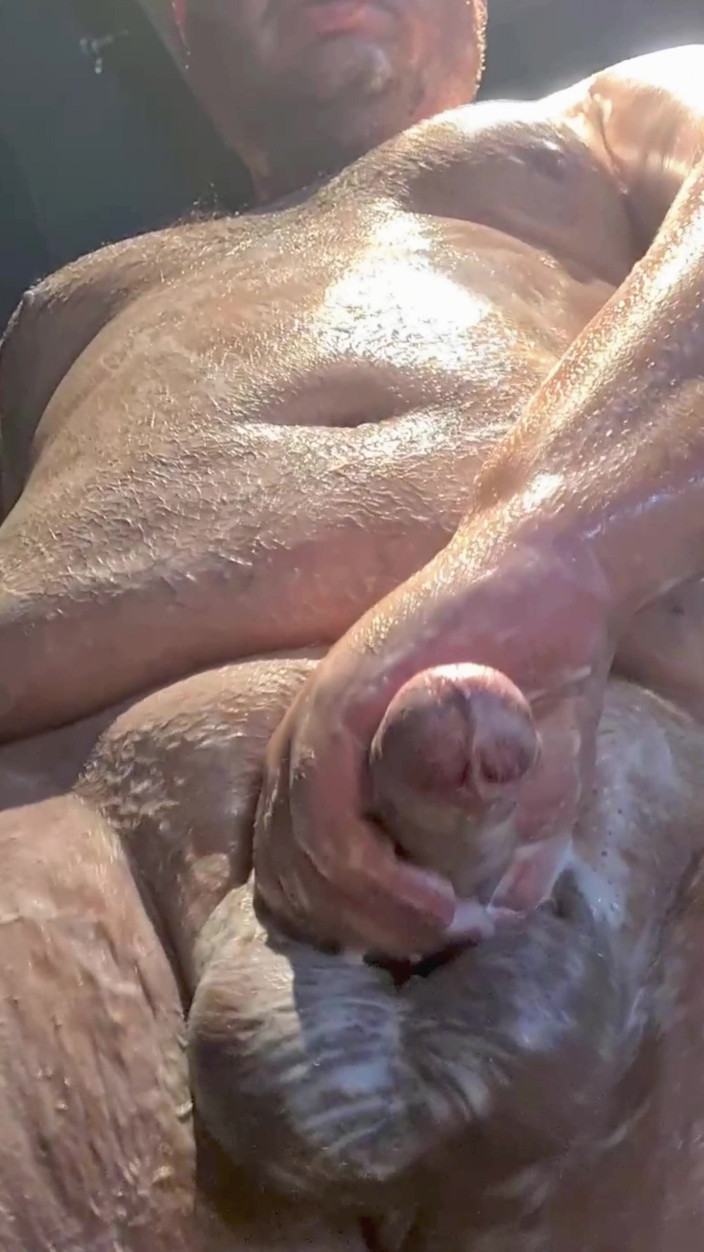 Punchbagplz: (последняя сперма) Поклонение медведю в видео от первого лица - пухлый сильный боец