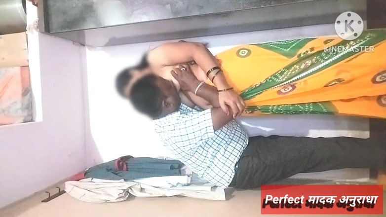 Hemant: Gorący i zmysłowy seks prawdziwej pary.lizanie jej yummy cipki, aż...