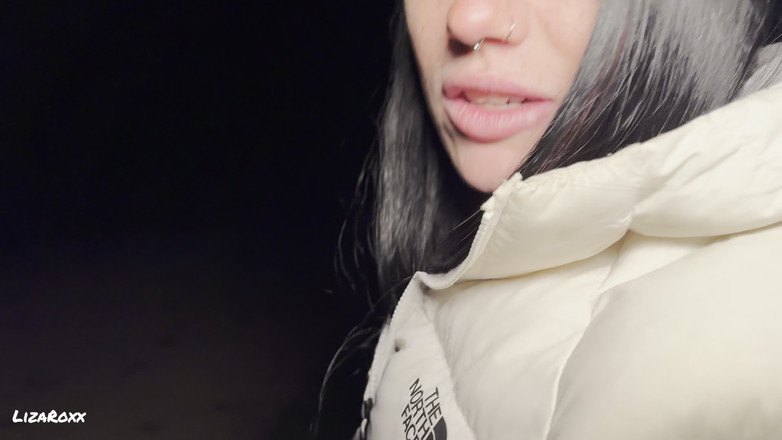 LizaRoxx: Scopata e spruzzata da un jogger a caso