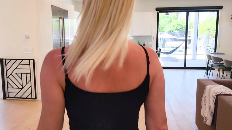 JohnnySins: Fit Plumber Fixes Hot Blondes Pipes