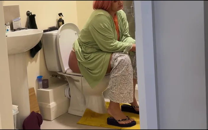 Emma Voyeur: Caught Step Mom Peeing:what Happens Next Will Surprise You