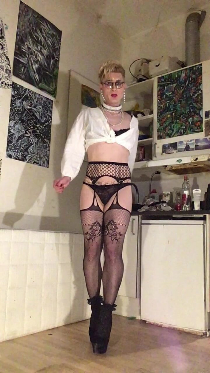 Sissy Cindy Slut: アメイジング・シシー・フェムボーイ・ダンス