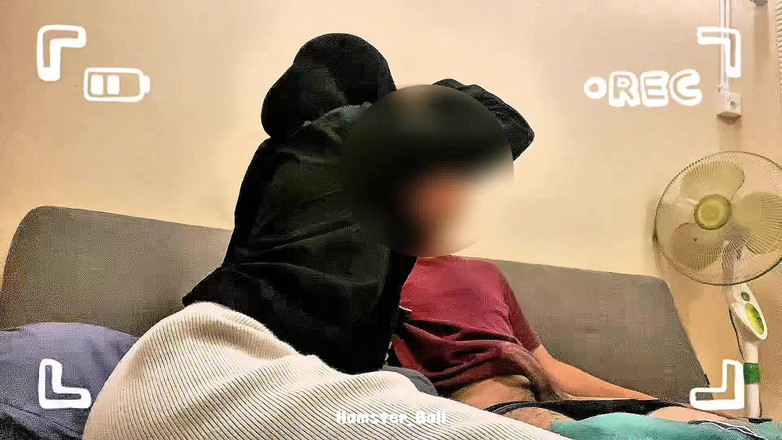 Hamster_Ball: Amateur-kamera, college-mädchen und ihr freund im wohnzimmer lernen blowjob