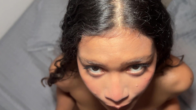 kafesexxx: Innocente teen scopata dal cazzo della sua amica