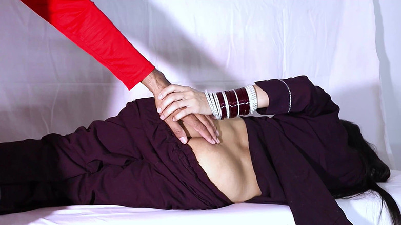 Desifilmy45: Doktor mě ošukal v hindské sexuální video