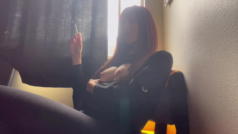 Artemisia Love: Italská milfka s velkými prsy Artemisia Love Sexy sólo kouření,...