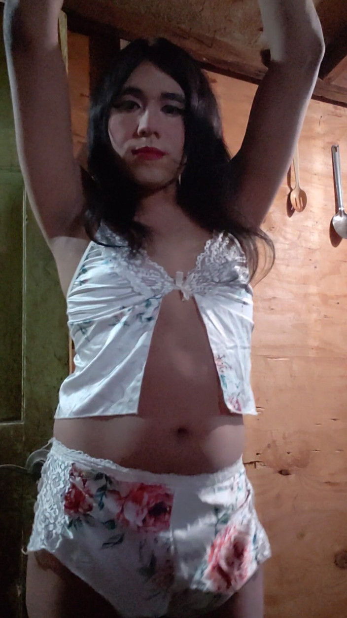 Laura1929: Young Beauty