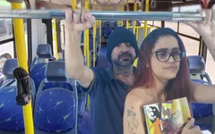 Eu fui fodida no transporte público e ele gozou em mim e deixou minha bunda cremosa