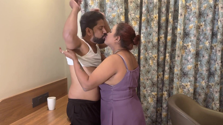 Desimaal69: Mistress Has Sex with Her Servant