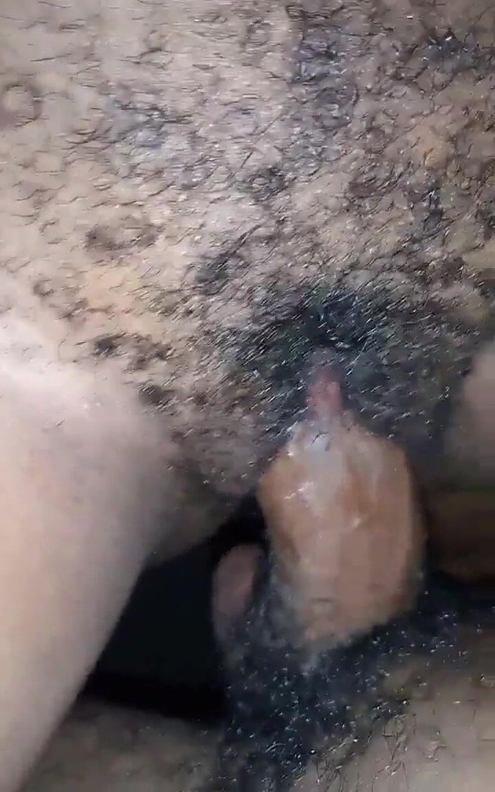 Pretty B: Sex v obývacím pokoji s mojí ženou