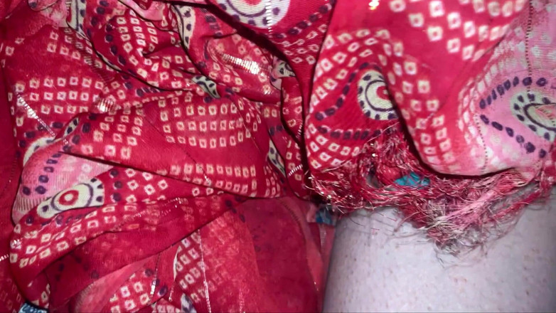 Madhya Sangeeta: Uma garota de 19 anos começou com seu amante