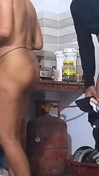 Hintli kadın kayınbiraderi onu siktiğinde evde yalnızdı