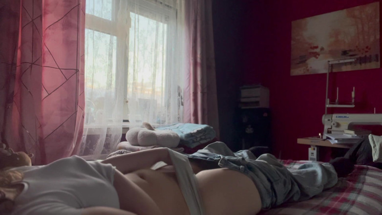 Naughty Vixen: Zlobivá dívka se nudí a začne masturbovat